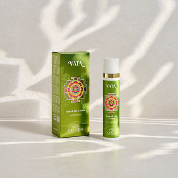 Lakshmi Vata tone and lift cream droge huid