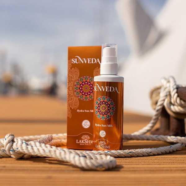 LakShmi Sun Spray Milk SPF50+